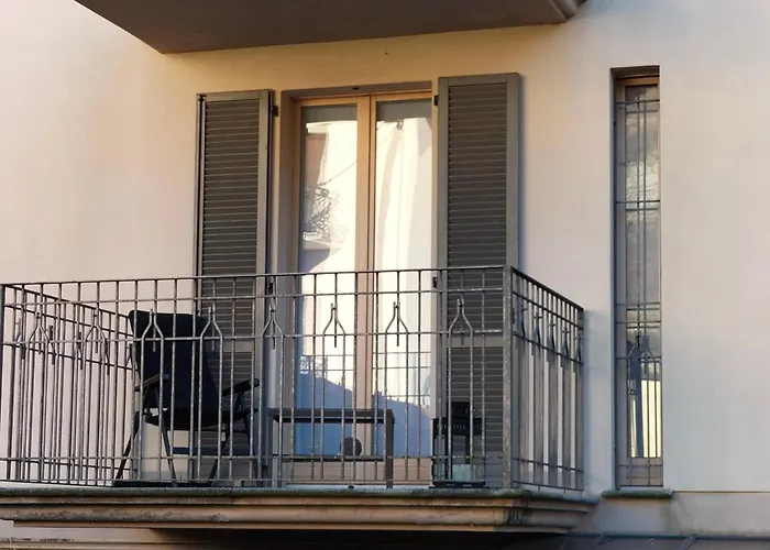 Guesthost - With Ac, Balcony & Parking! Διαμέρισμα Ossuccio