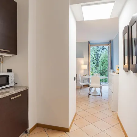 Guesthost - With Ac, Balcony & Parking! Lejlighed *